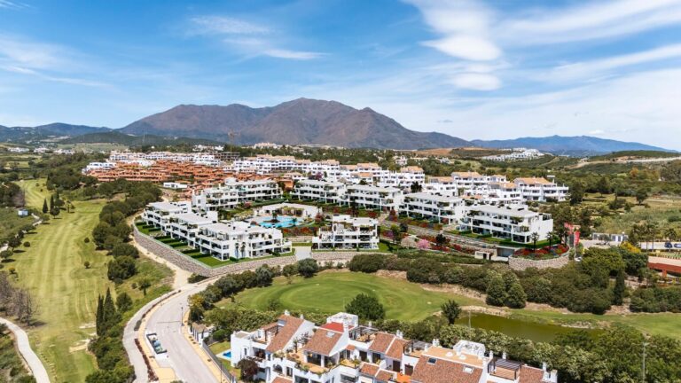 Amaranta Living Casares Golf Exxacon viviendas de obra nueva en la Costa del Sol cerca de campos de golf
