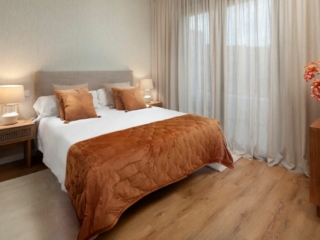 Finca Peralta Natura Exxacon chalets de obra nueva en Alhaurín de la Torre Málaga con amplio dormitorio principal
