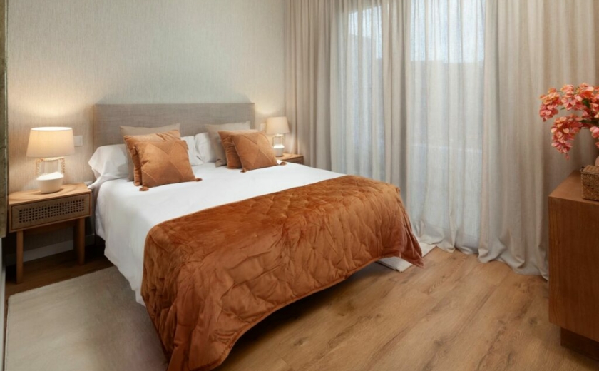 Finca Peralta Natura Exxacon chalets de obra nueva en Alhaurín de la Torre Málaga con amplio dormitorio principal