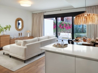 Finca Peralta Natura Exxacon chalets de obra nueva en Alhaurín de la Torre Málaga con salón amplio