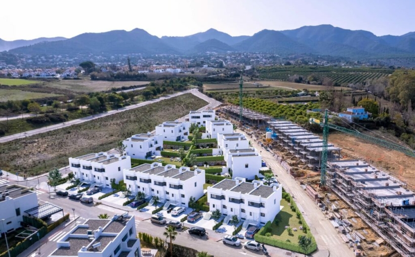 Finca Peralta Natura Exxacon chalets de obra nueva en Alhaurín de la Torre Málaga rodeados de naturaleza