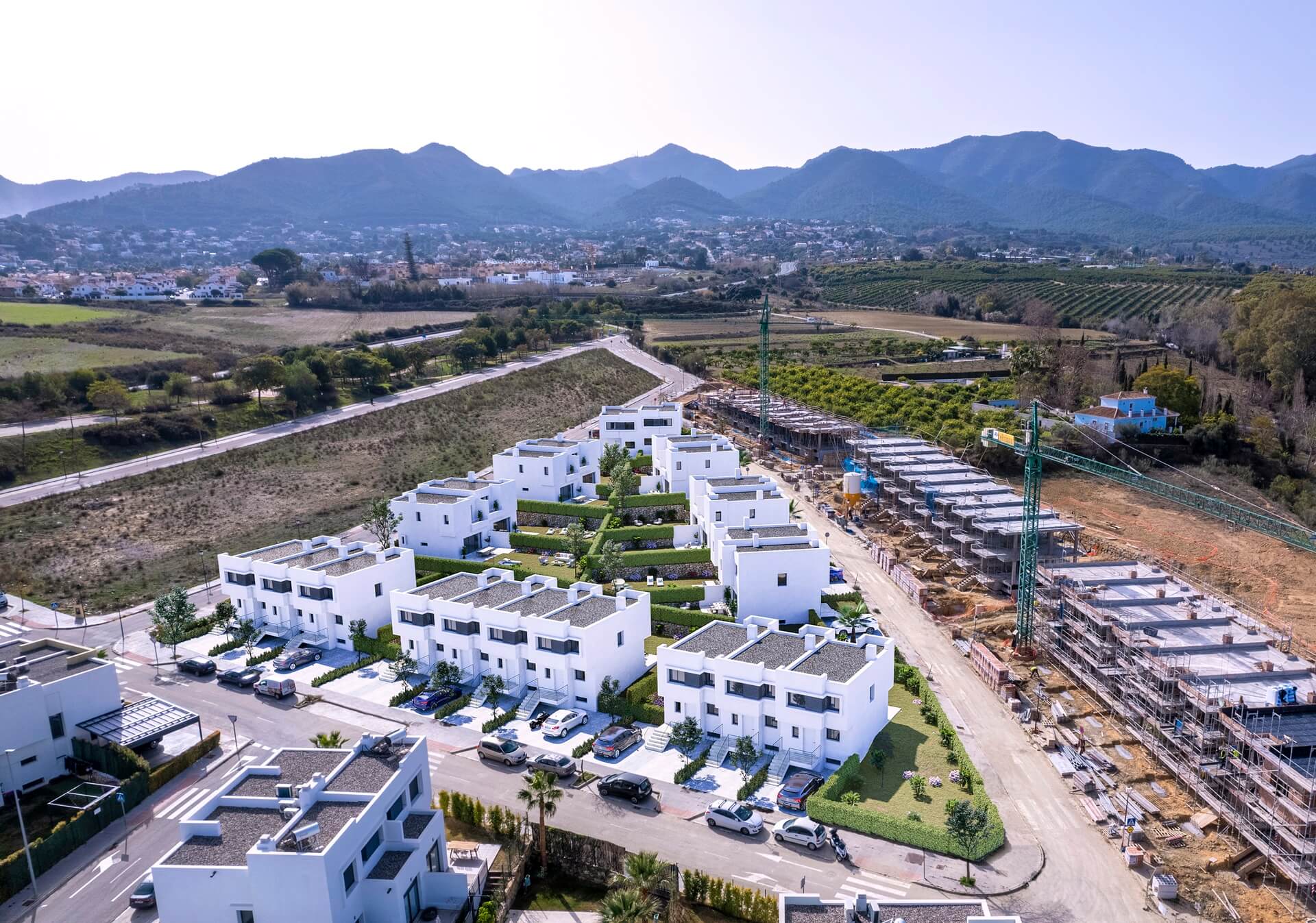 Finca Peralta Natura Exxacon chalets de obra nueva en Alhaurín de la Torre Málaga rodeados de naturaleza