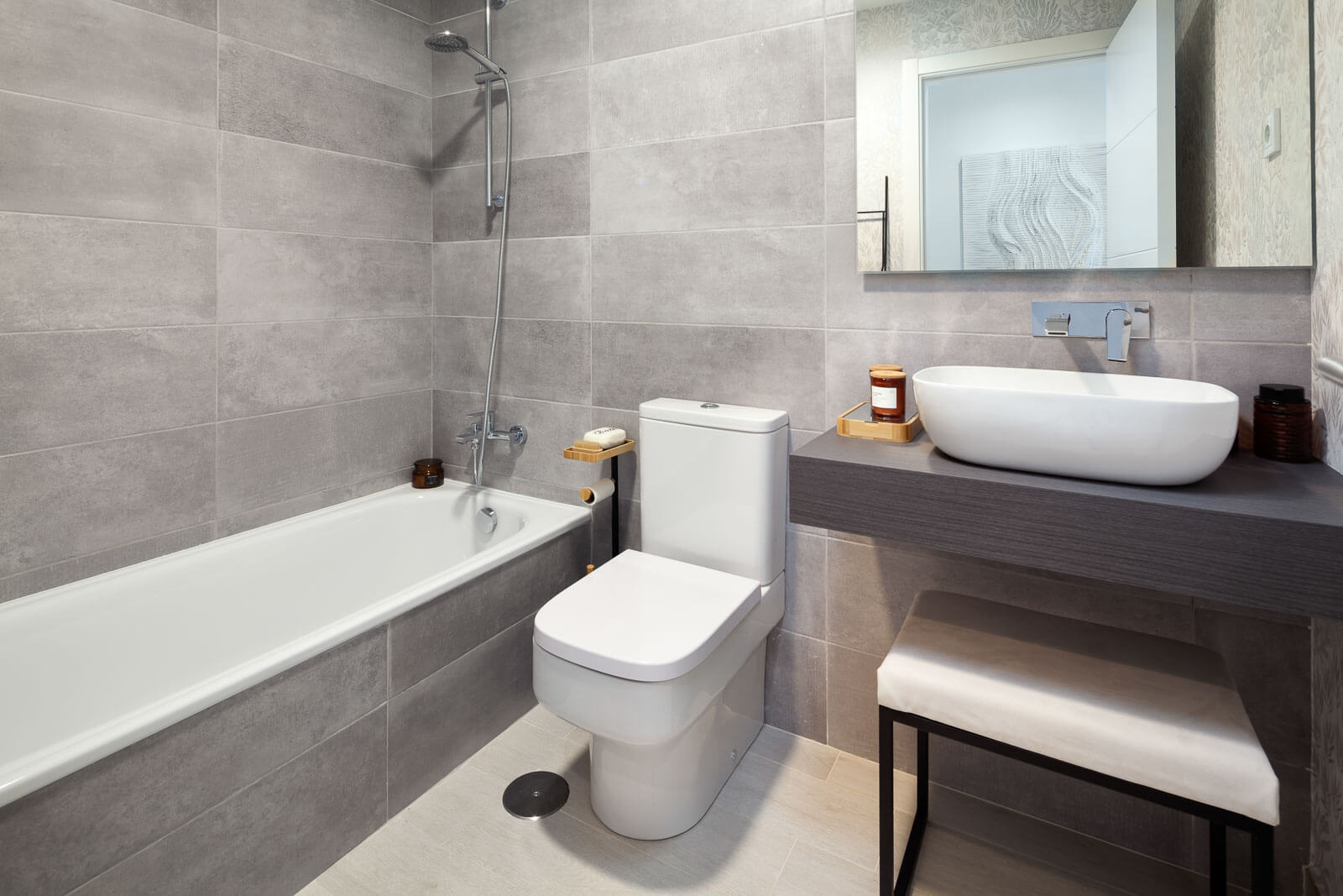 Urban Litoral Exxacon atico de obra nueva en Málaga de 3 dormitorios con baño completamente equipado